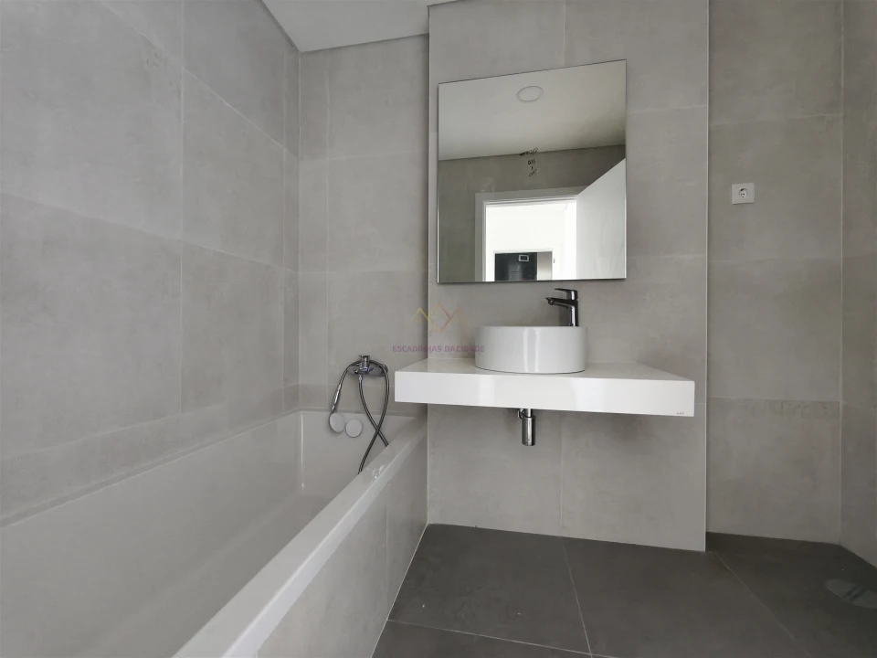 Apartamento T5 para Venda em Carnaxide e Queijas Foto 30