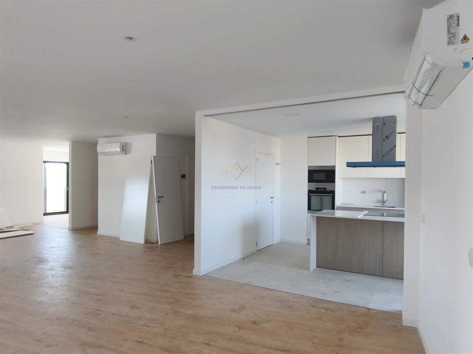 Apartamento T5 para Venda em Carnaxide e Queijas Foto 10