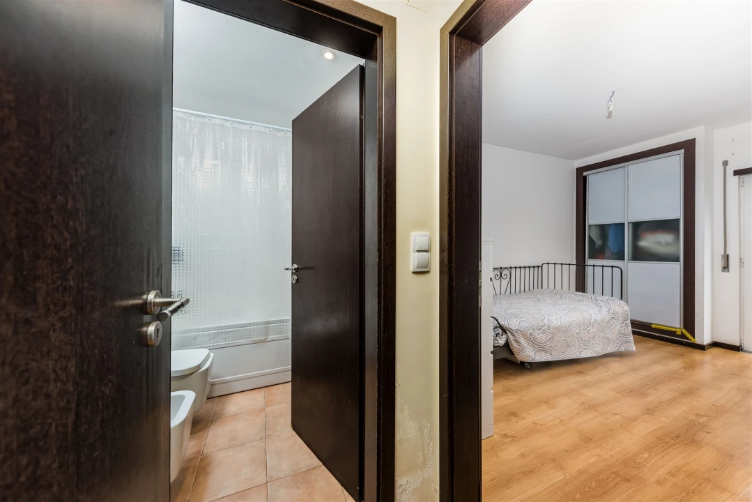 Apartamento T1 para Venda em Laranjeiro e Feijó Foto 4