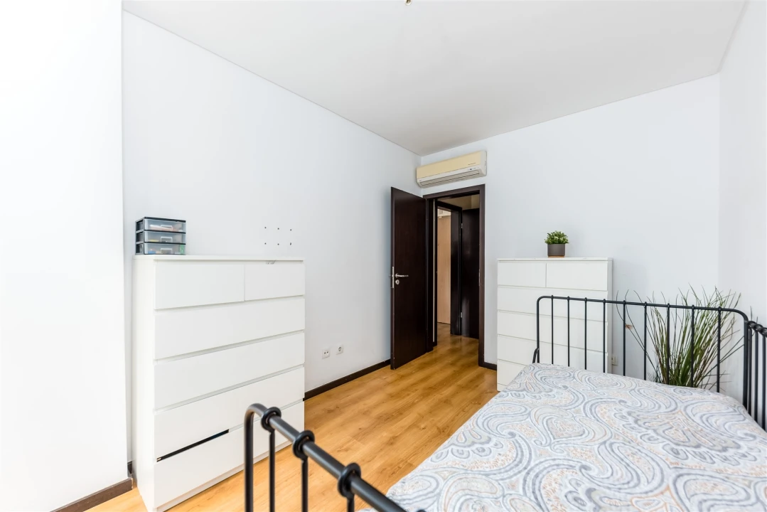 Apartamento T1 para Venda em Laranjeiro e Feijó Foto 3