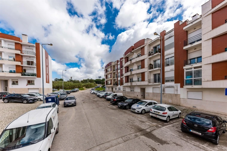 Apartamento T1 para Venda em Laranjeiro e Feijó Foto 1