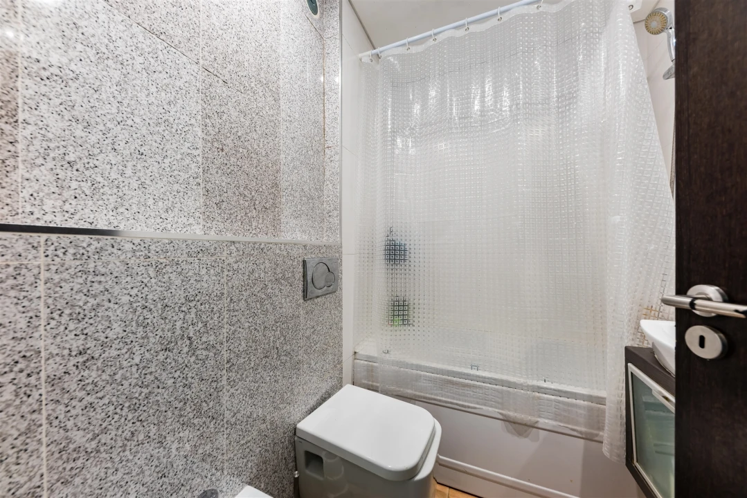 Apartamento T1 para Venda em Laranjeiro e Feijó Foto 10