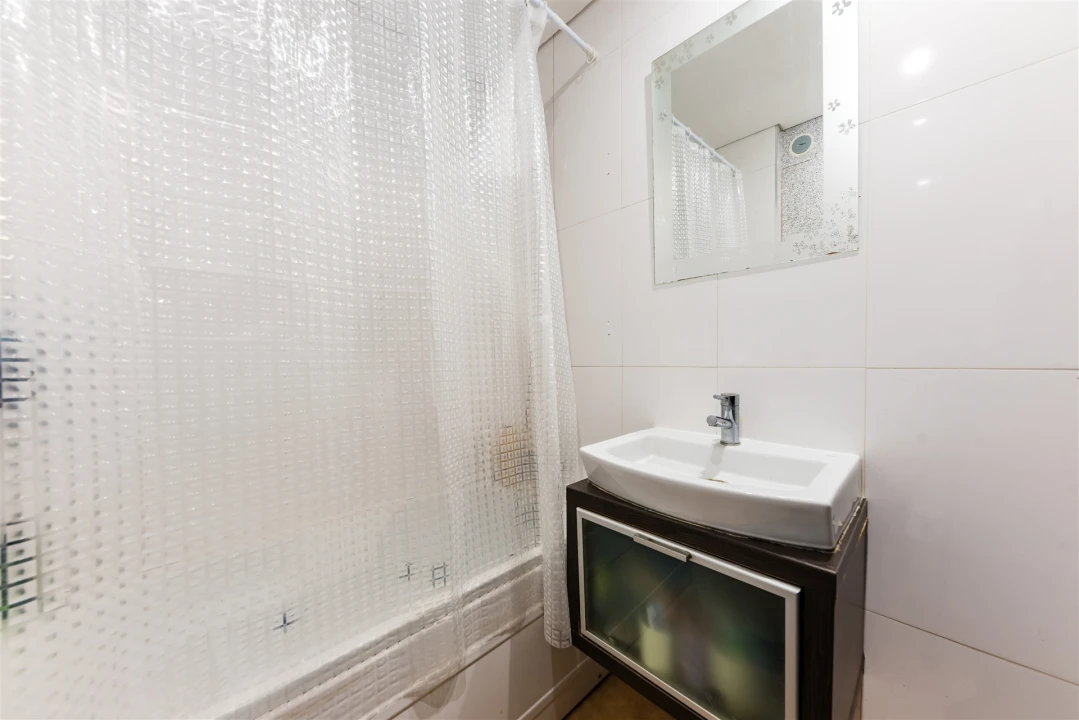 Apartamento T1 para Venda em Laranjeiro e Feijó Foto 9