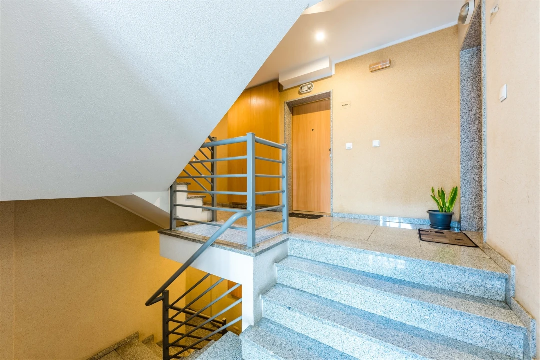 Apartamento T1 para Venda em Laranjeiro e Feijó Foto 11