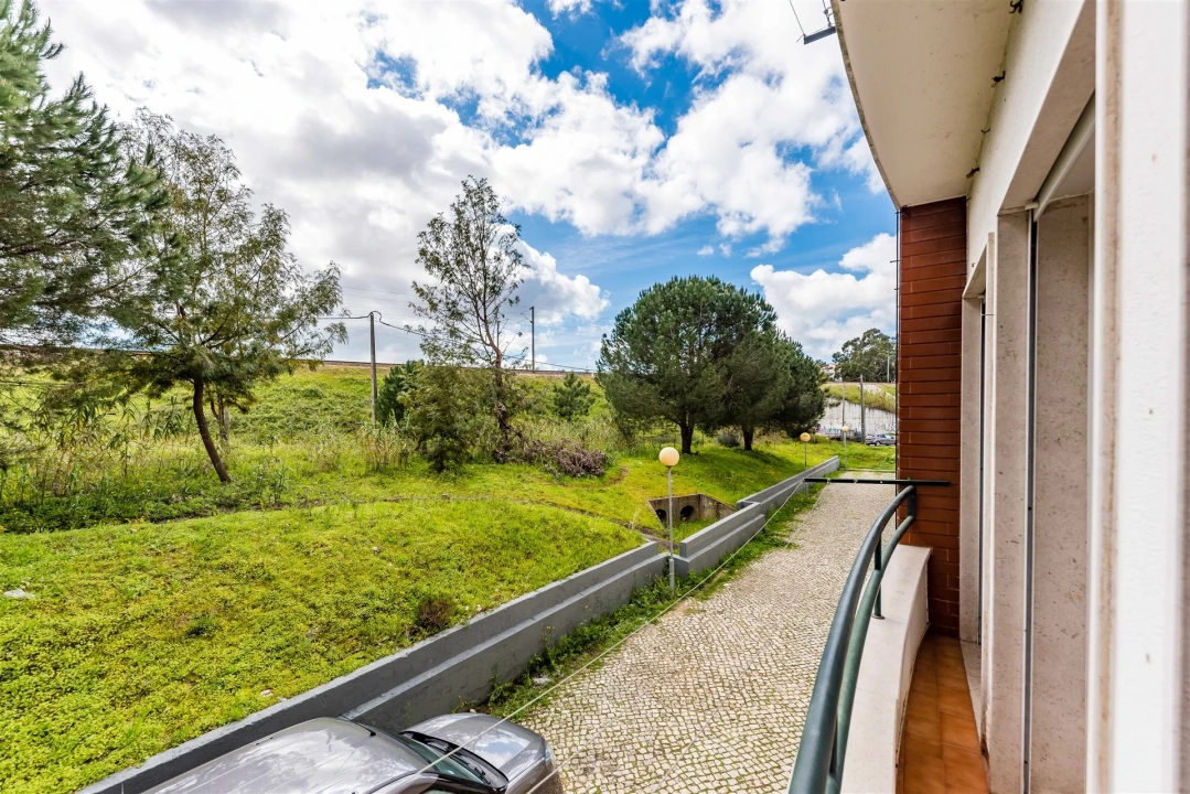 Apartamento T1 para Venda em Laranjeiro e Feijó Foto 8