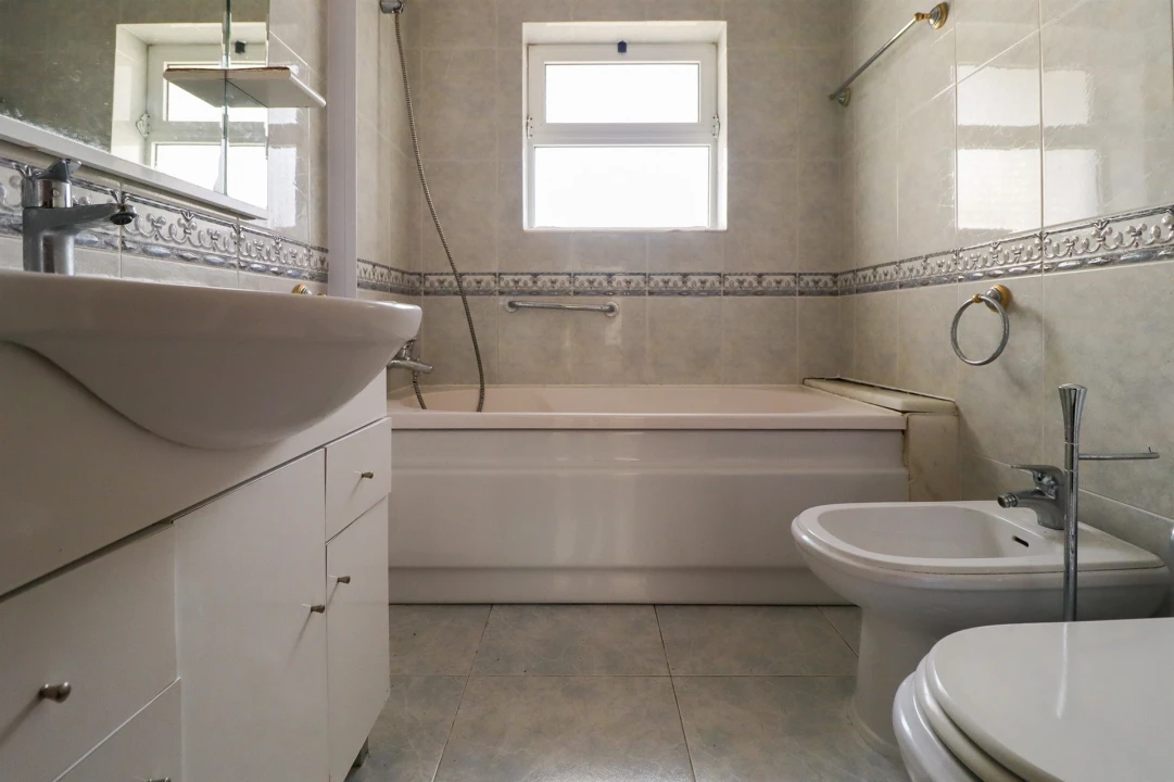 Moradia T3 para Venda em Quarteira Foto 32