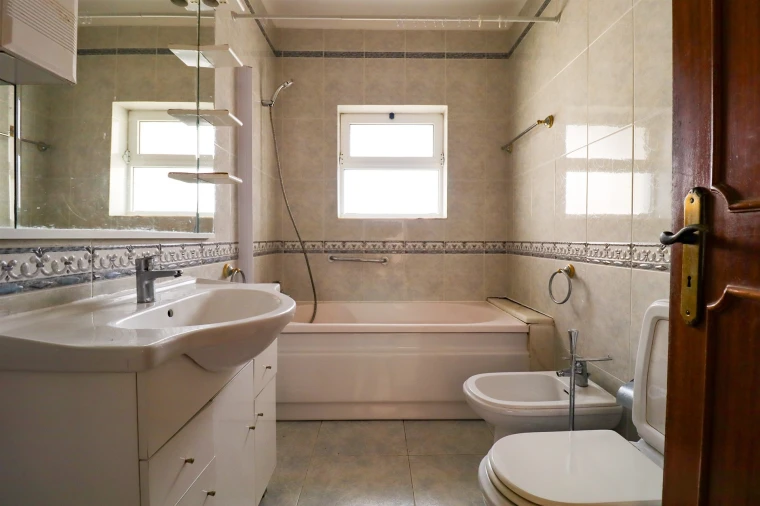 Moradia T3 para Venda em Quarteira Foto 31