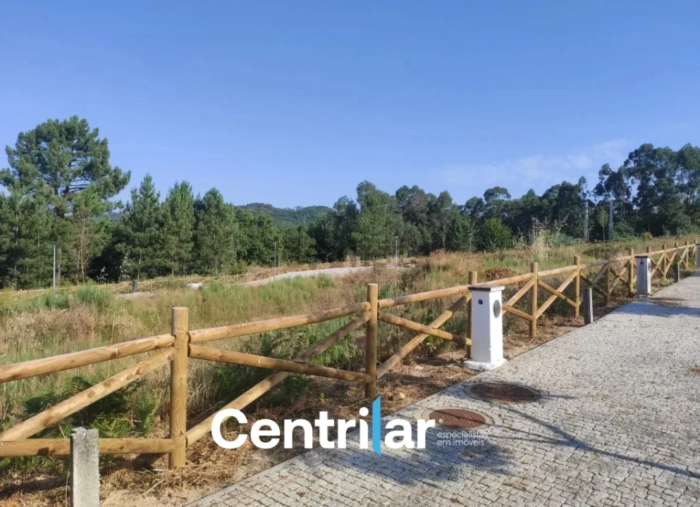 Terreno para Venda em Abraveses Foto 1