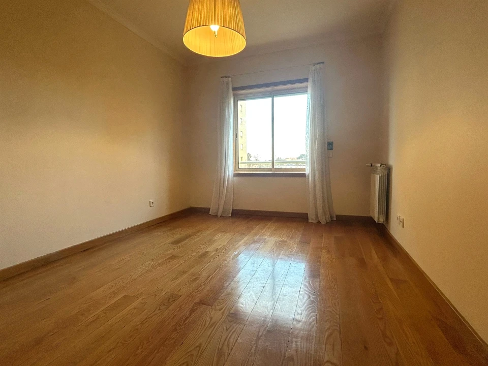 Apartamento T1 para Arrendamento em Aldoar, Foz do Douro e Nevogilde Foto 15