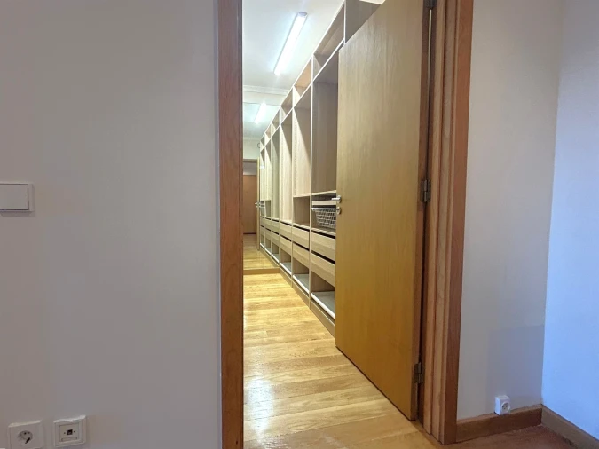 Apartamento T1 para Arrendamento em Aldoar, Foz do Douro e Nevogilde Foto 4