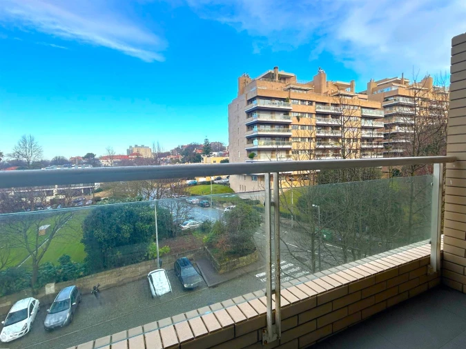 Apartamento T1 para Arrendamento em Aldoar, Foz do Douro e Nevogilde