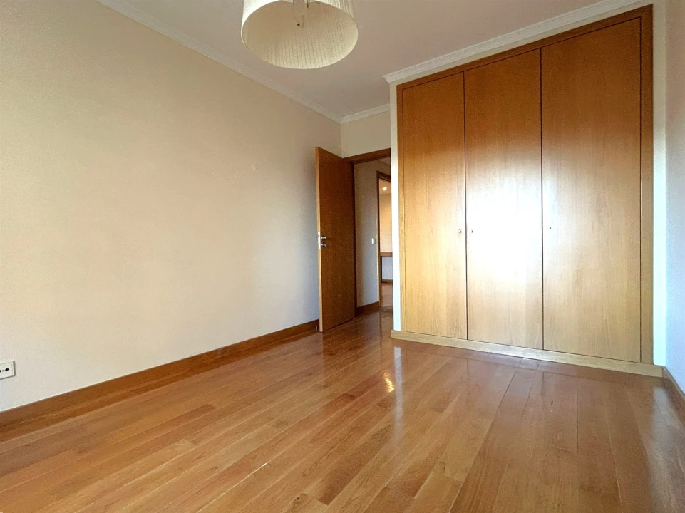 Apartamento T1 para Arrendamento em Aldoar, Foz do Douro e Nevogilde Foto 19