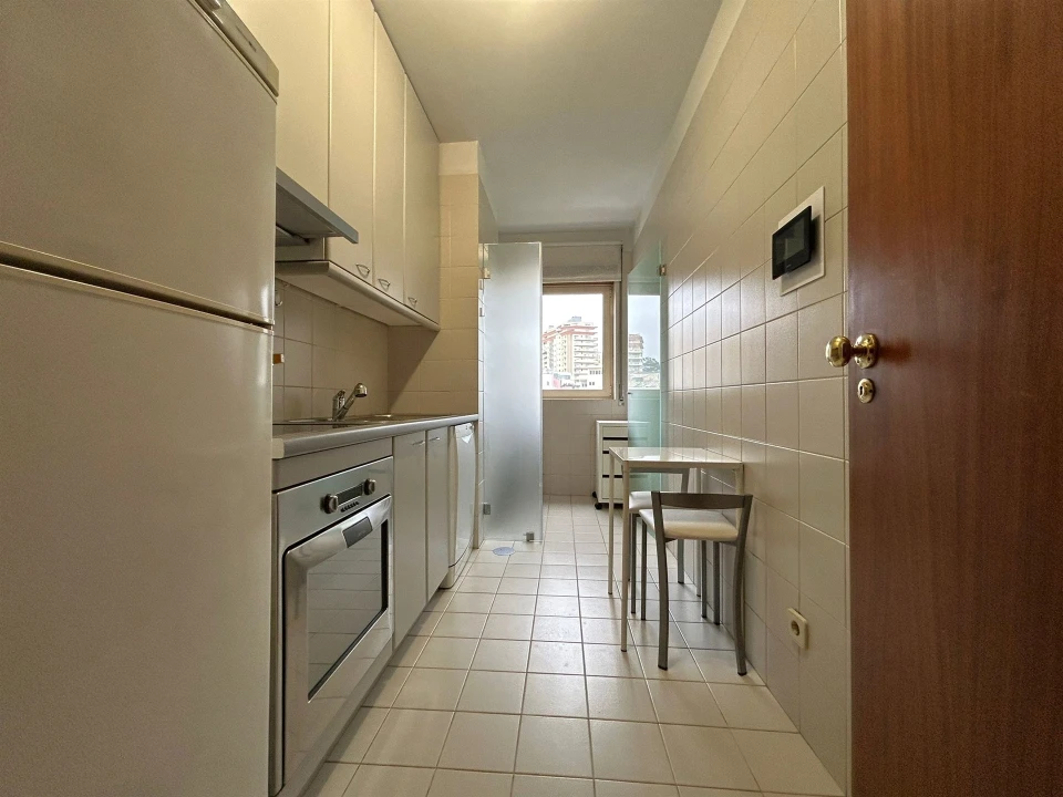 Apartamento T1 para Arrendamento em Aldoar, Foz do Douro e Nevogilde Foto 5
