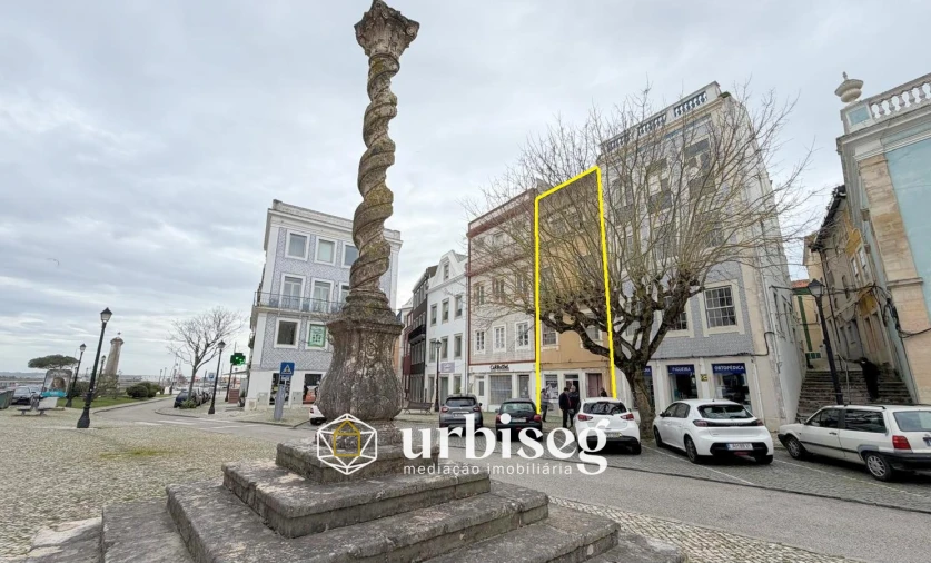 Moradia T6 para Venda em Buarcos Foto 1