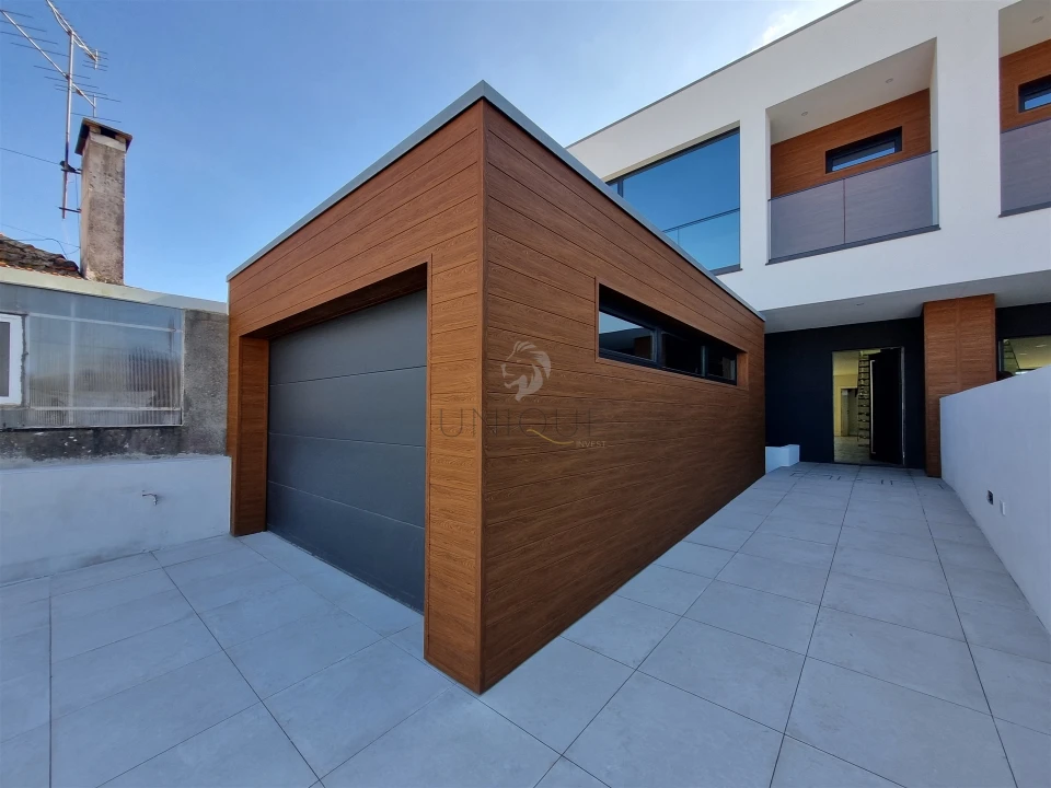 Moradia T4 para Venda em Aradas Foto 3