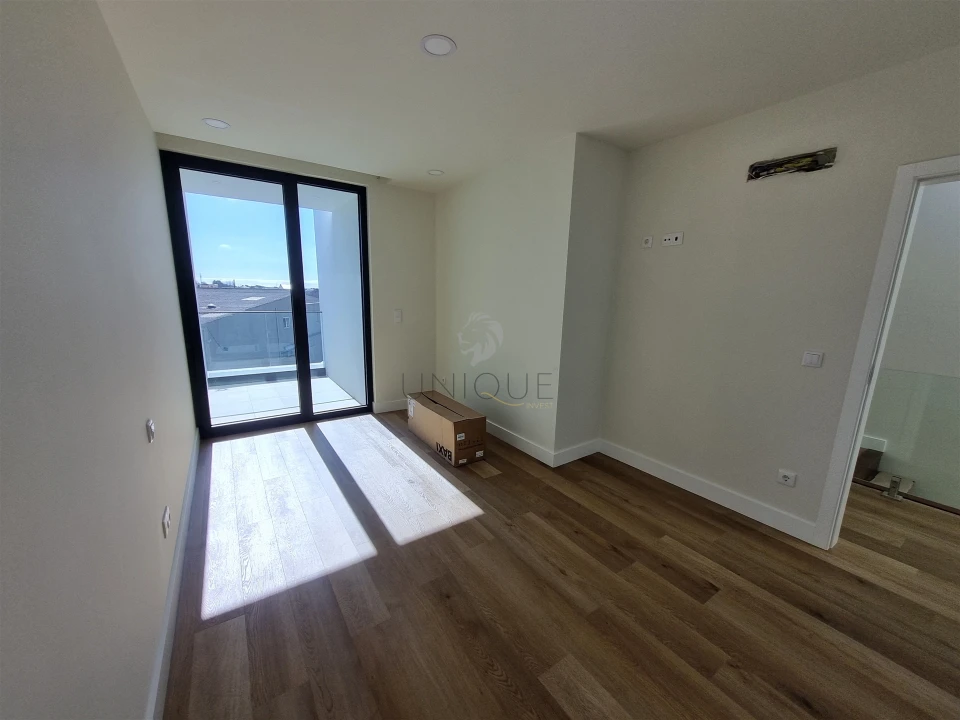 Moradia T4 para Venda em Aradas Foto 40