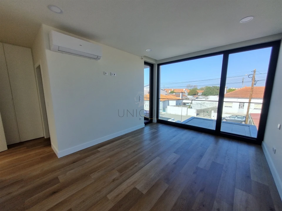 Moradia T4 para Venda em Aradas Foto 49