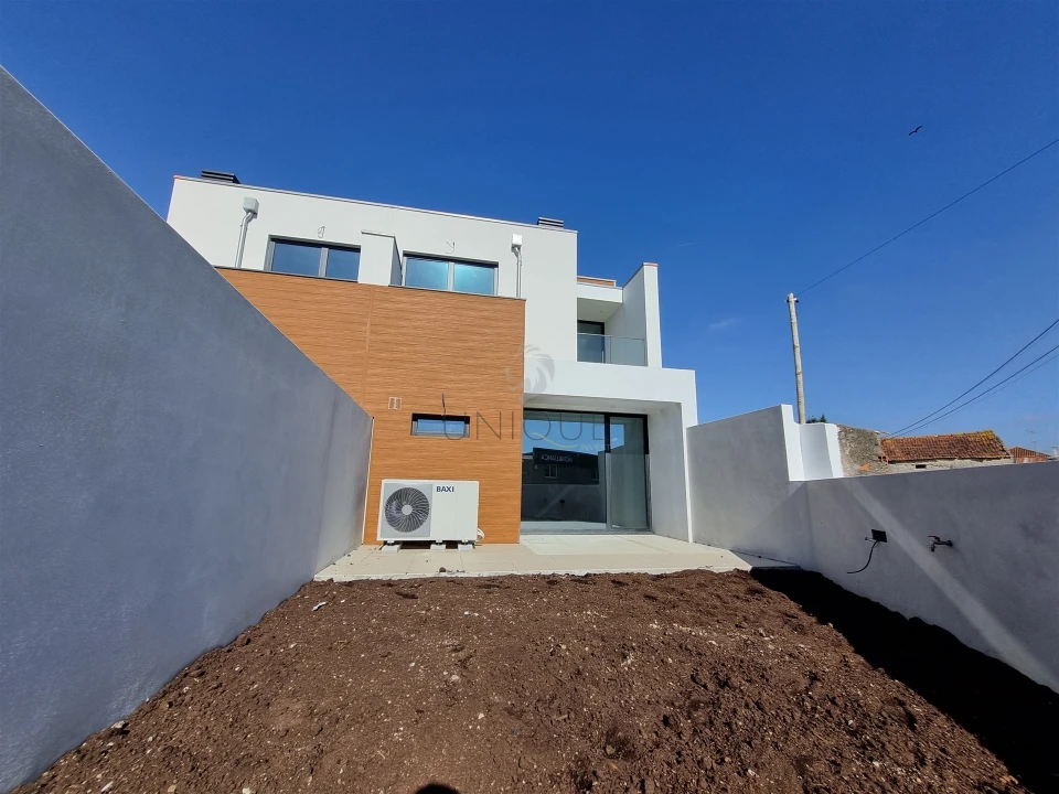 Moradia T4 para Venda em Aradas Foto 23