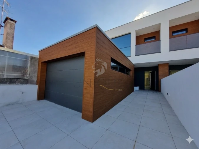 Moradia T4 para Venda em Aradas Foto 2