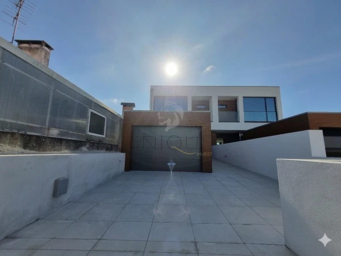 Moradia T4 para Venda em Aradas Foto 4