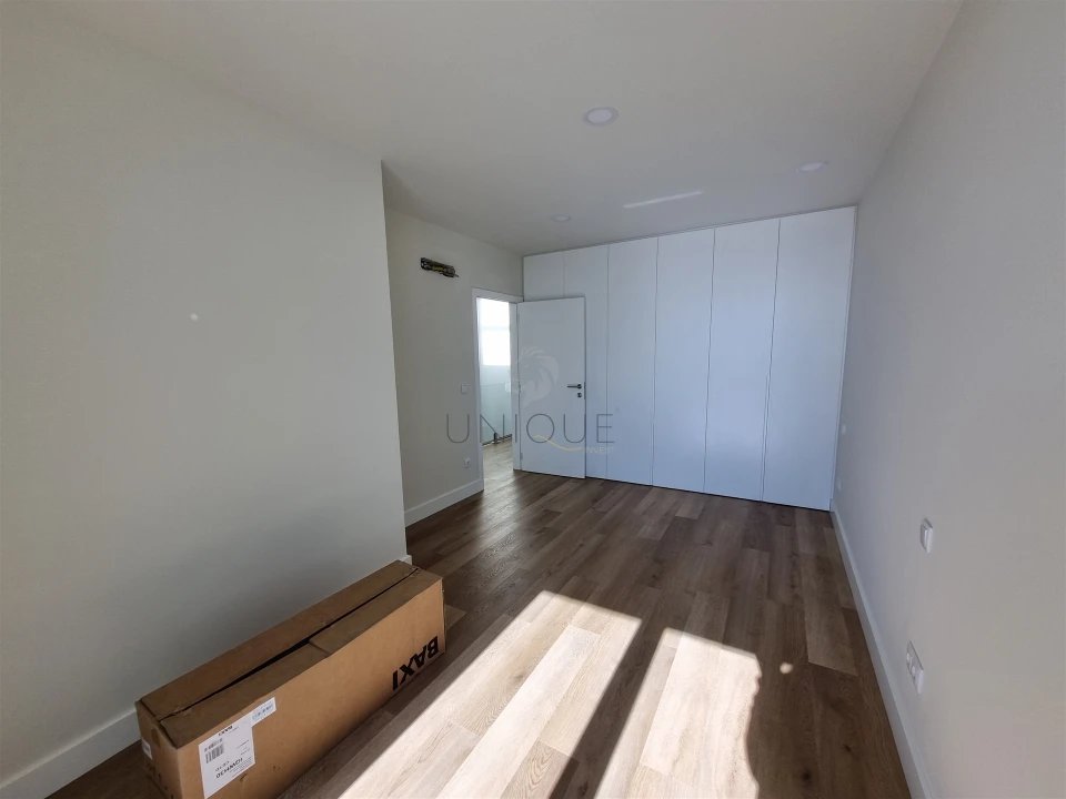 Moradia T4 para Venda em Aradas Foto 41