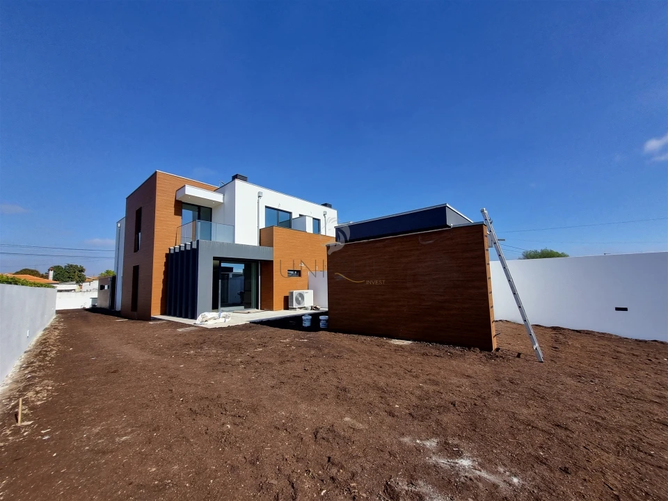 Moradia T4 para Venda em Aradas Foto 68