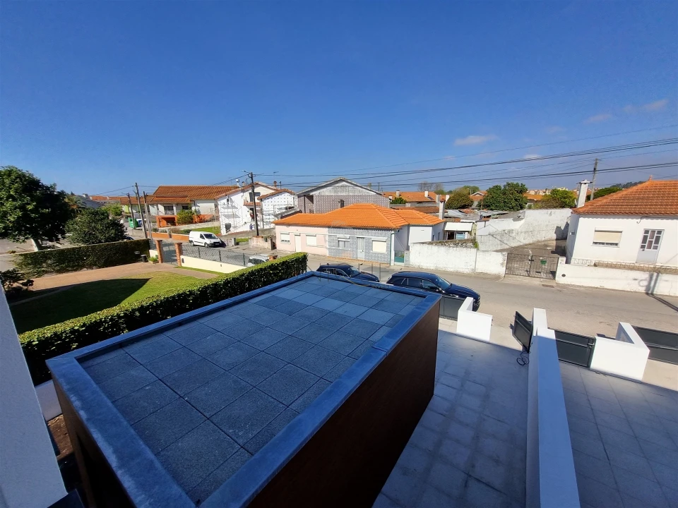 Moradia T4 para Venda em Aradas Foto 52