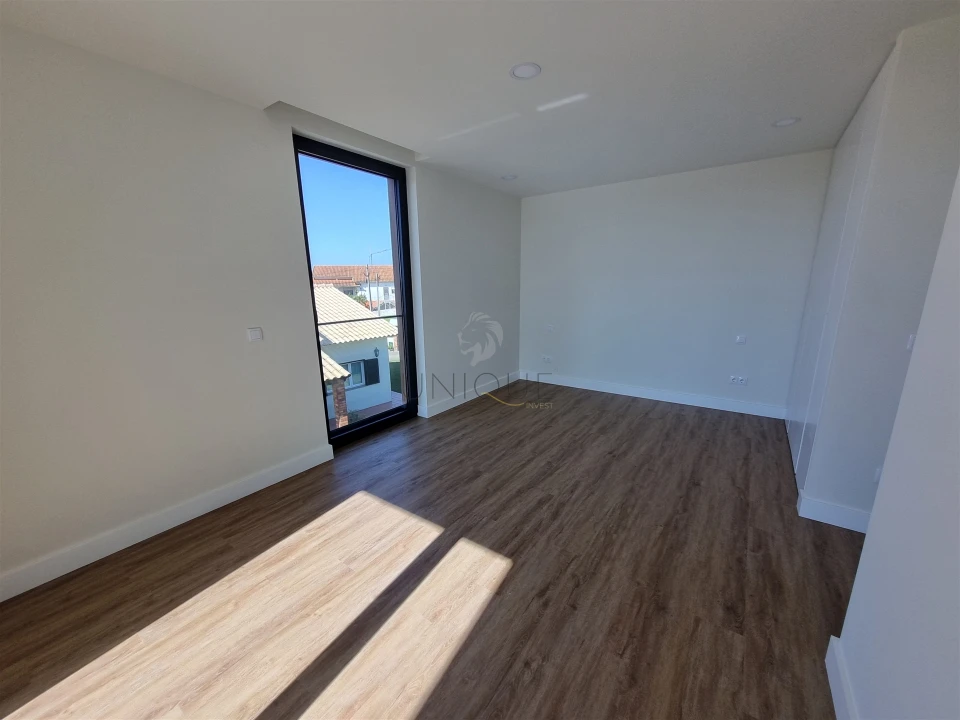 Moradia T4 para Venda em Aradas Foto 28