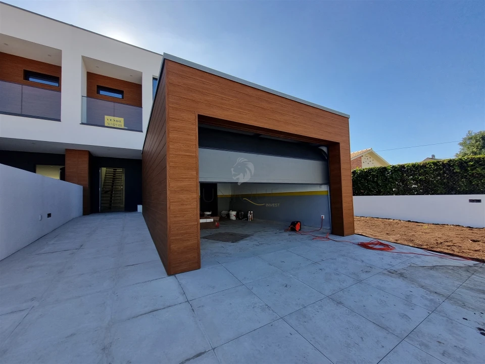 Moradia T4 para Venda em Aradas Foto 81