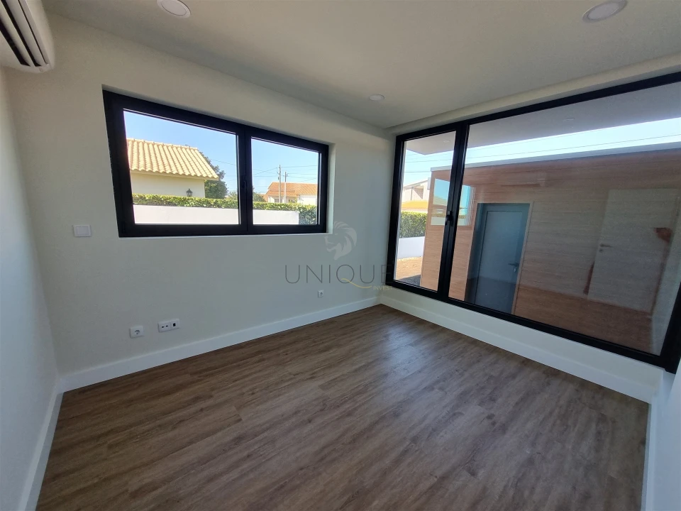 Moradia T4 para Venda em Aradas Foto 3