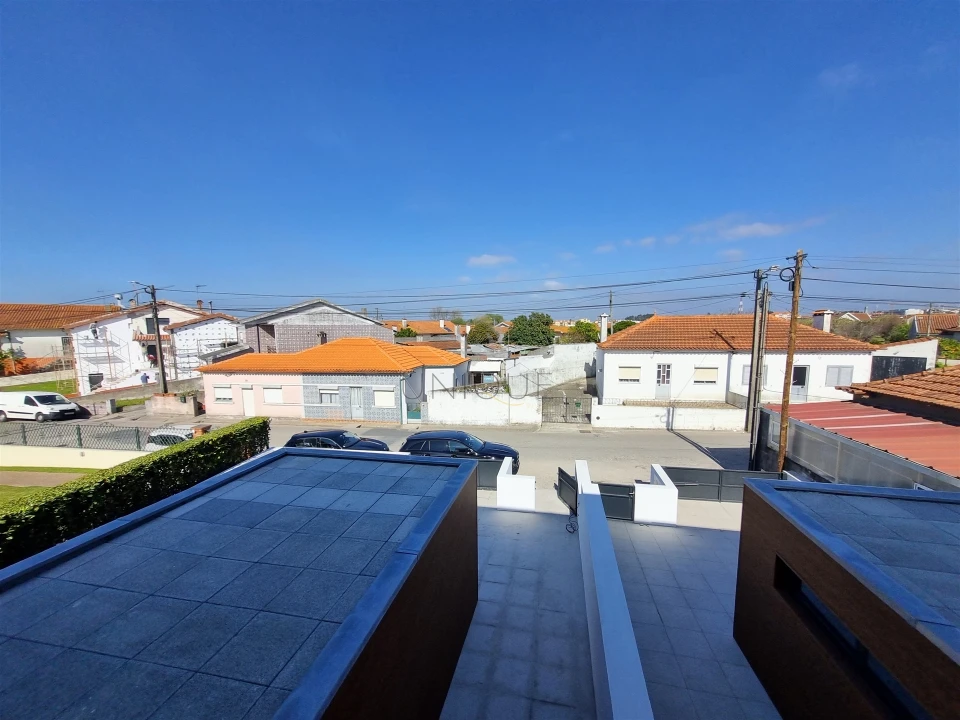 Moradia T4 para Venda em Aradas Foto 51