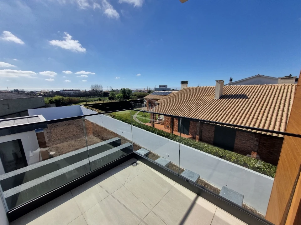 Moradia T4 para Venda em Aradas Foto 60