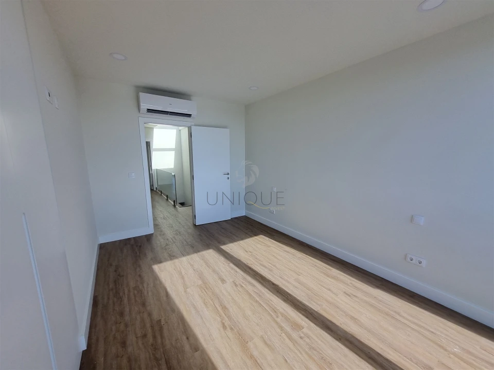 Moradia T4 para Venda em Aradas Foto 39