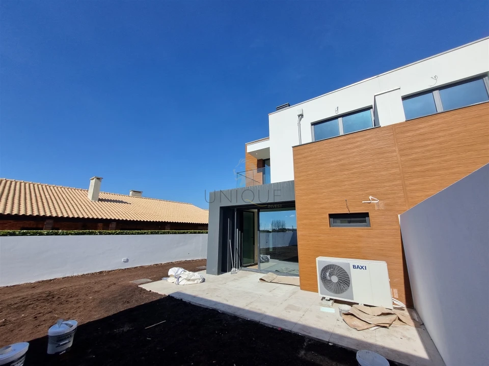 Moradia T4 para Venda em Aradas Foto 66