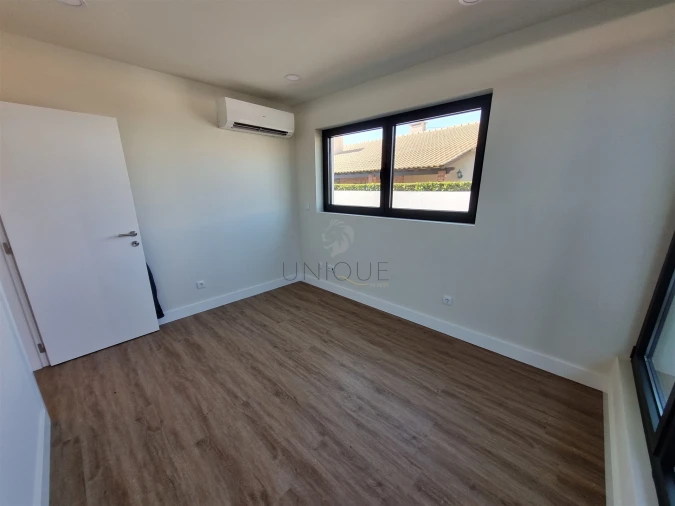 Moradia T4 para Venda em Aradas Foto 7