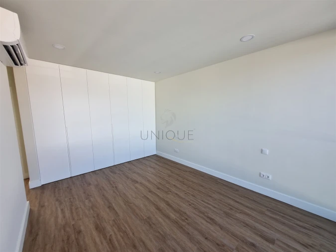 Moradia T4 para Venda em Aradas Foto 38