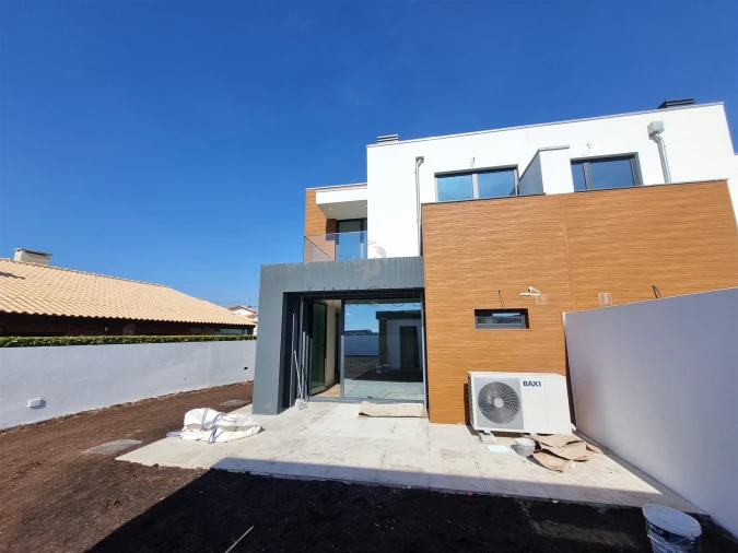 Moradia T4 para Venda em Aradas Foto 67