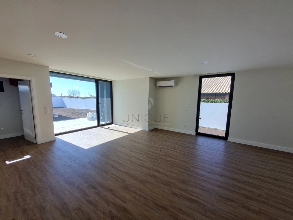 Moradia T4 para Venda em Aradas Foto 13