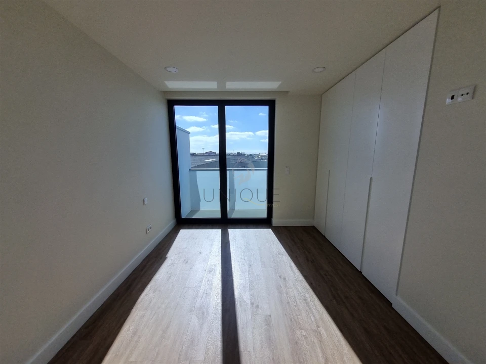 Moradia T4 para Venda em Aradas Foto 40