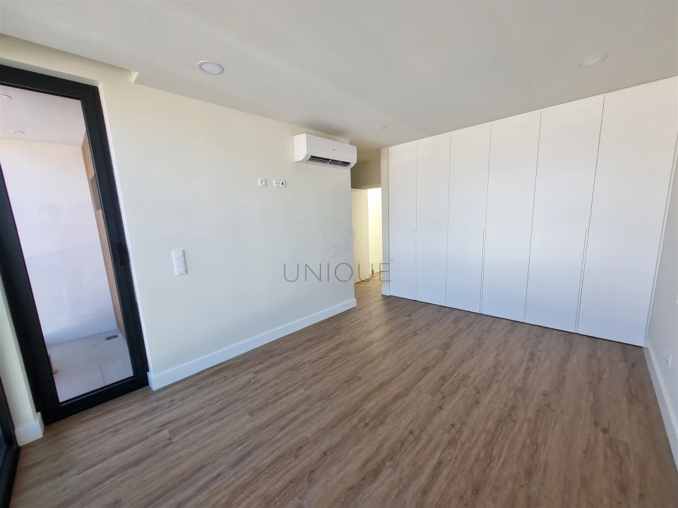 Moradia T4 para Venda em Aradas Foto 44