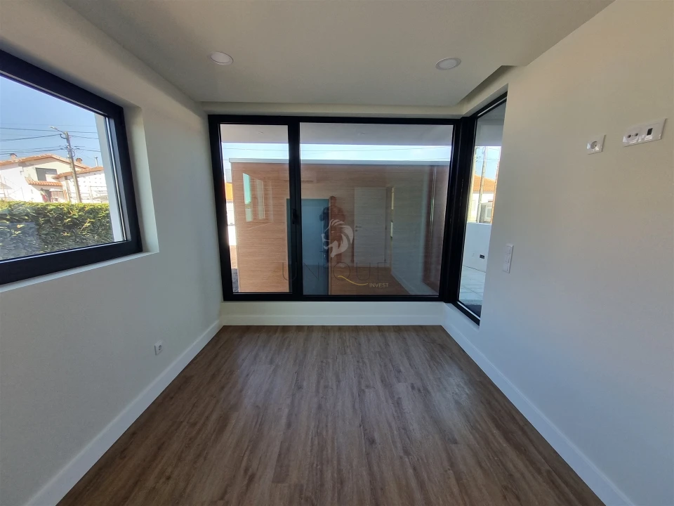 Moradia T4 para Venda em Aradas Foto 5