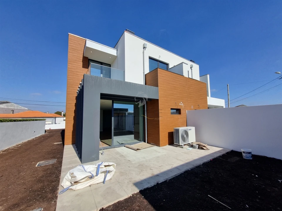 Moradia T4 para Venda em Aradas Foto 64