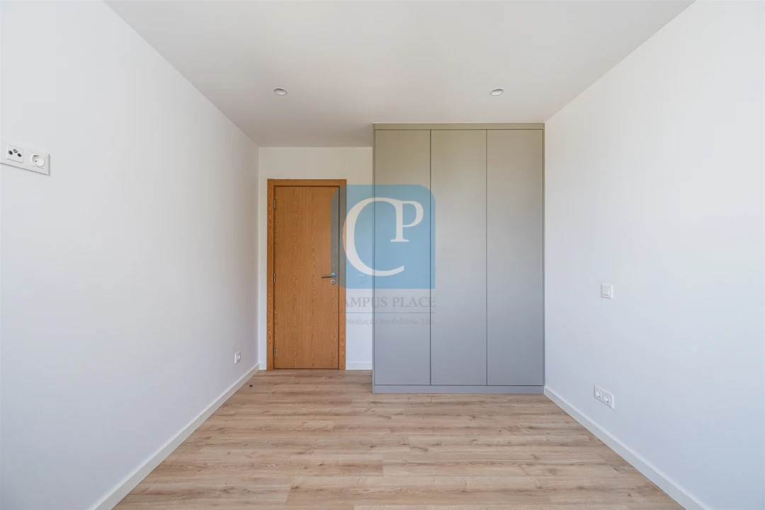 Apartamento T2 para Venda em Paranhos Foto 24