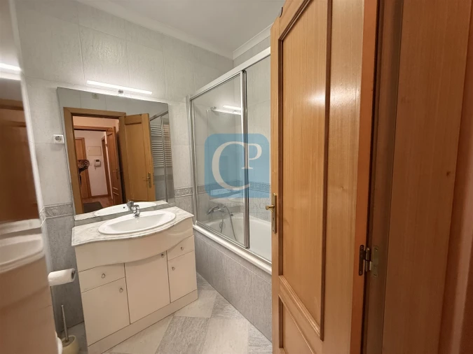 Apartamento T1 para Arrendamento em Pedrouços Foto 10