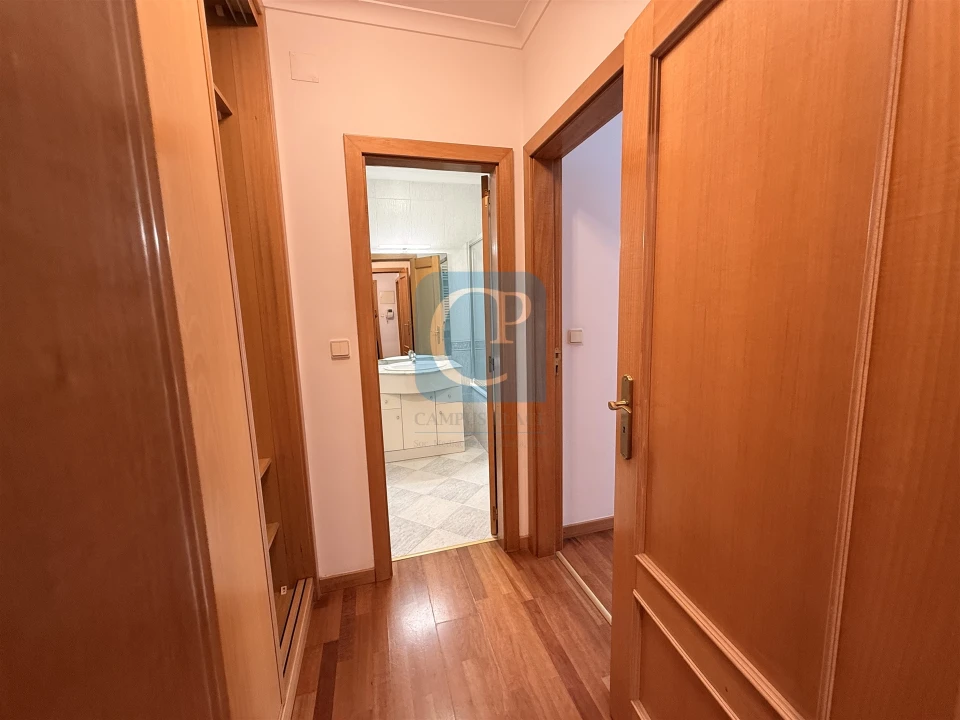 Apartamento T1 para Arrendamento em Pedrouços Foto 7