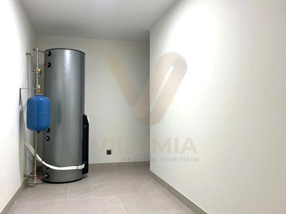 Moradia T4 para Venda em Fornelos e Queijada Foto 56