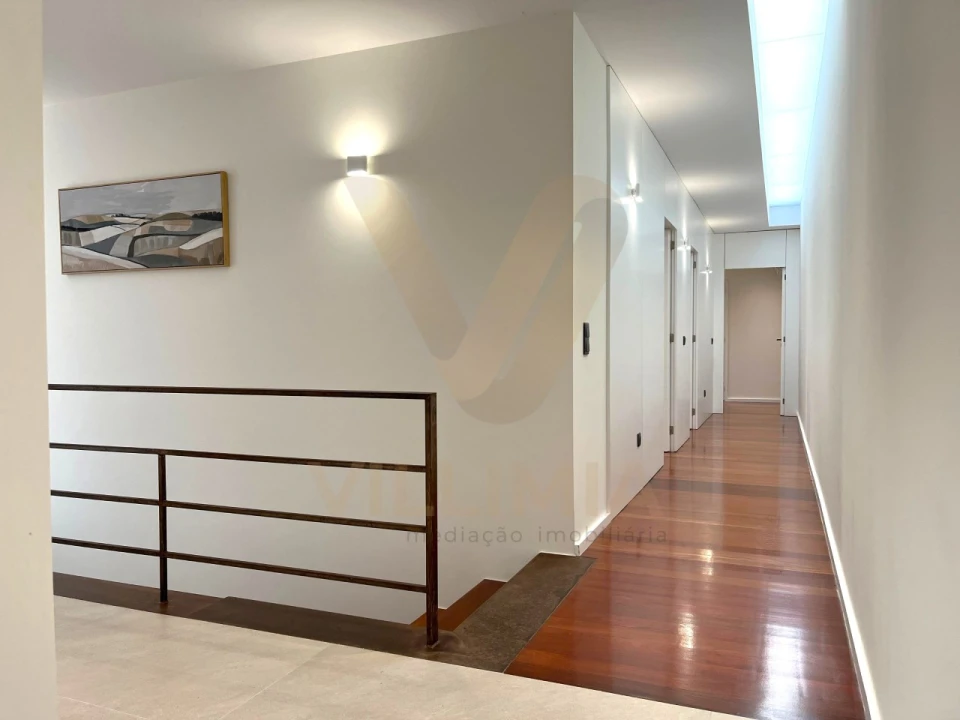 Moradia T4 para Venda em Fornelos e Queijada Foto 11