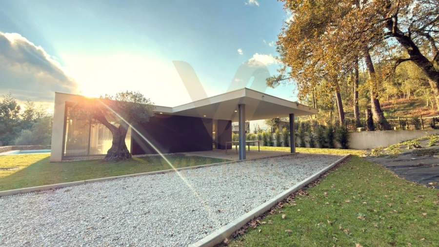 Moradia T4 para Venda em Fornelos e Queijada Foto 8