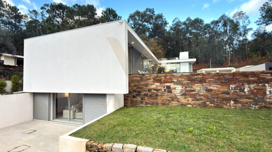 Moradia T4 para Venda em Fornelos e Queijada Foto 5