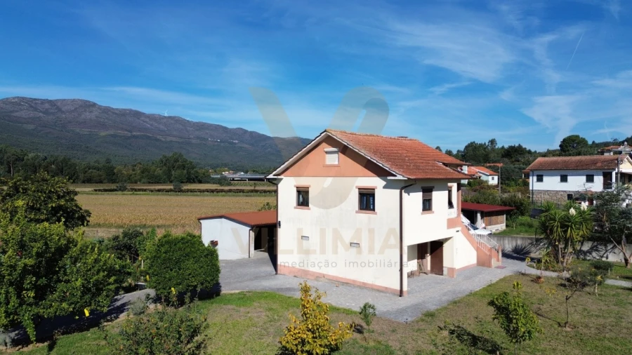 Moradia T3 para Venda em Cabração e Moreira do Lima Foto 4